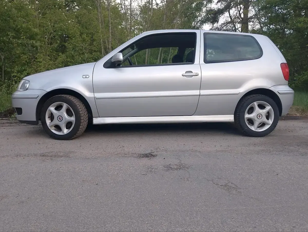 Używany VW Polo Edition 75 KM (55 kW) 2000 Srebrny Hatchback