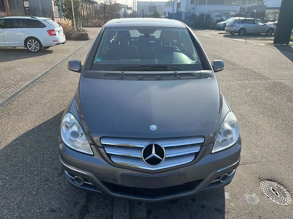 Gebraucht Mercedes B200 136 PS (100 kW) 2009 Grau Van / Kleinbus