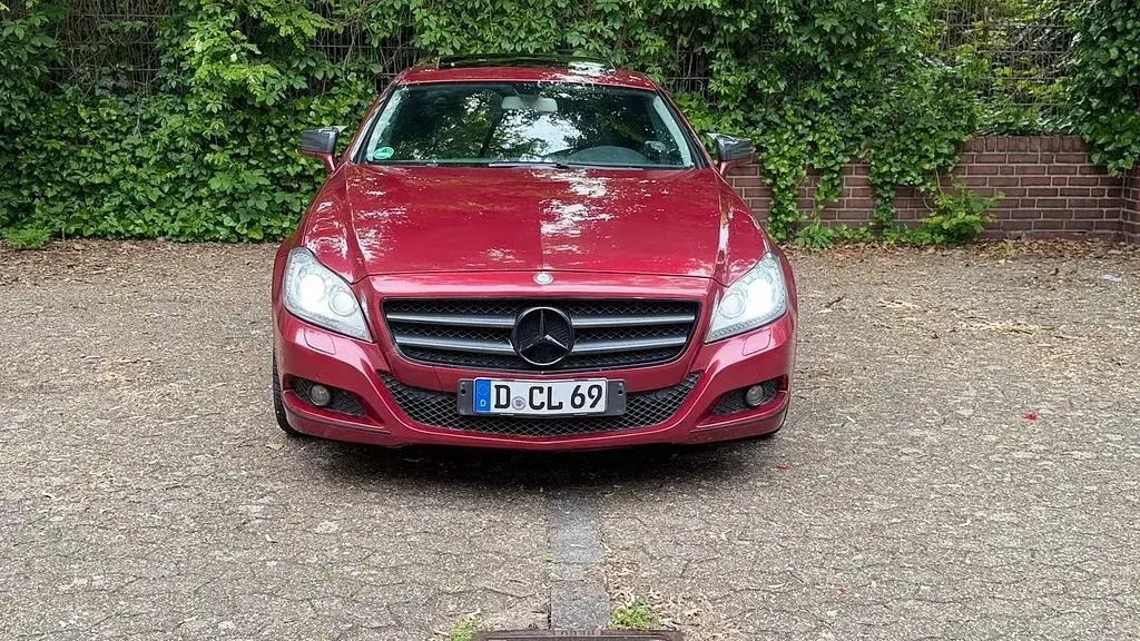 Gebraucht Mercedes CLS350 306 PS (225 kW) 2011 Rot Limousine