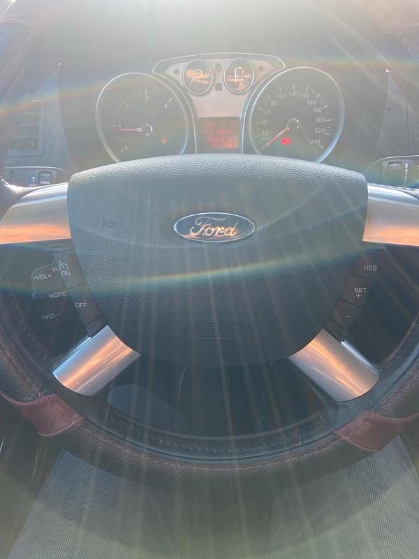 Gebraucht Ford Kuga 136 PS (100 kW) 2009 Silber SUV