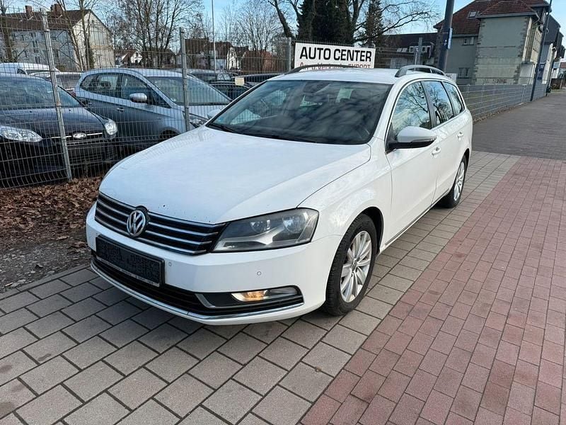 Weiß Gebraucht 2014 VW Passat Comfortline Kombi | 4.500 € (Guter Preis) - Bild 1/4