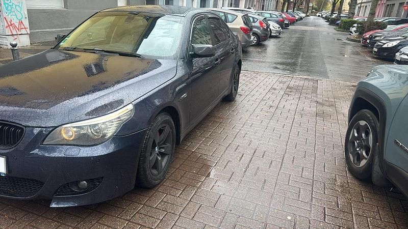 Gebraucht BMW 525 197 PS (144 kW) 2008 Blau Limousine
