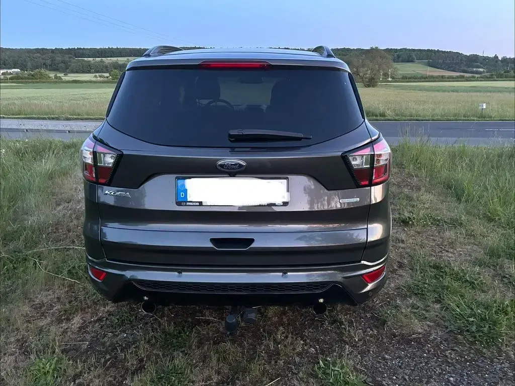 Gebraucht Ford Kuga ST-Line 242 PS (177 kW) 2017 Grau SUV