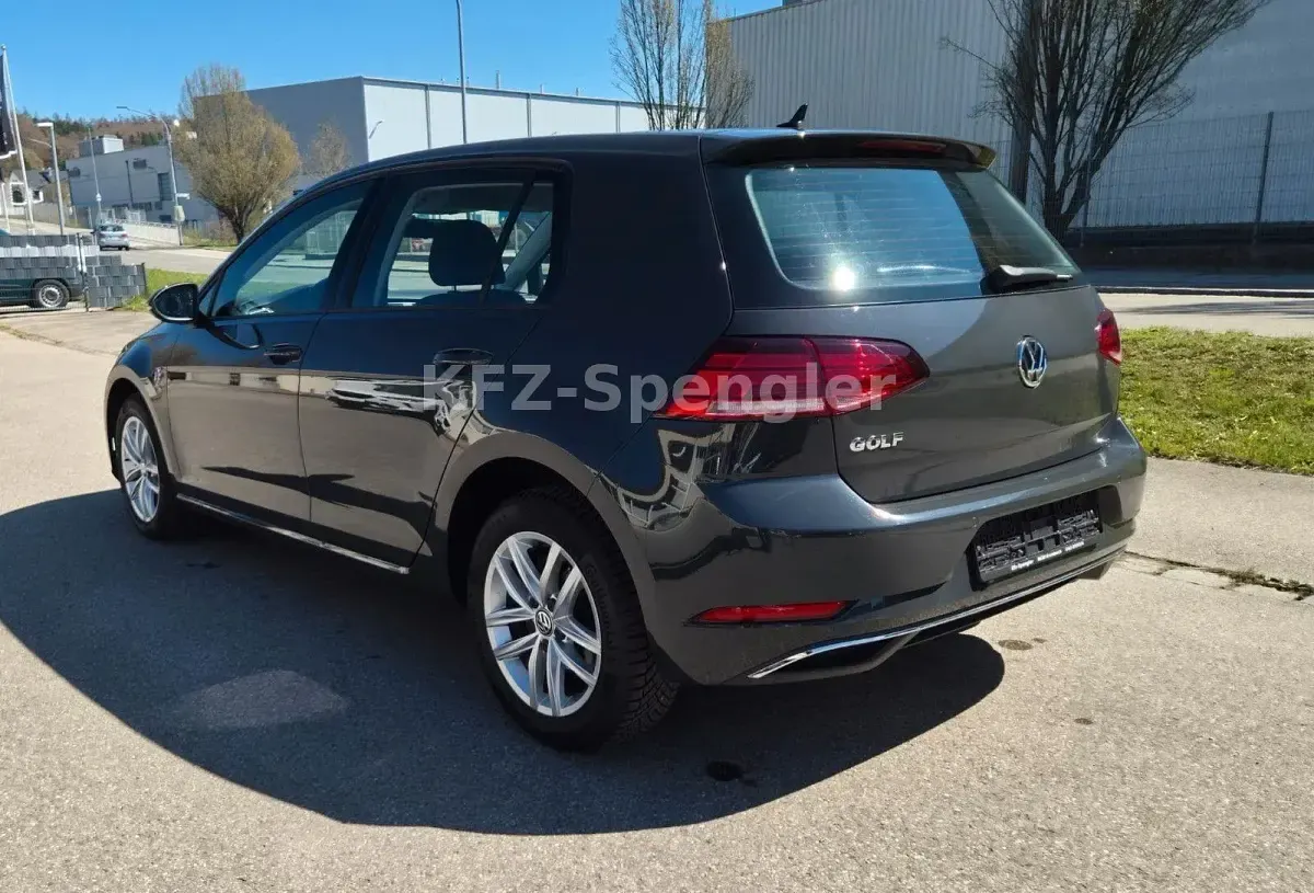 Gebraucht VW Golf VII Comfortline 116 PS (85 kW) 2019 Grau Kleinwagen