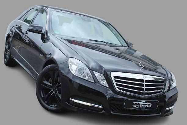 Gebraucht Mercedes E220 Avantgarde 170 PS (125 kW) 2011 Schwarz Limousine