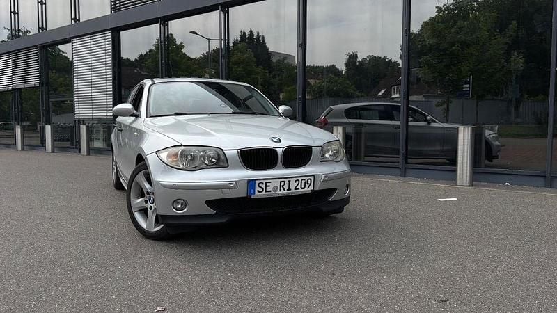 Silber Gebraucht 2006 BMW 118 Kleinwagen | 5.000 € (Fairer Preis) - Bild 1/4