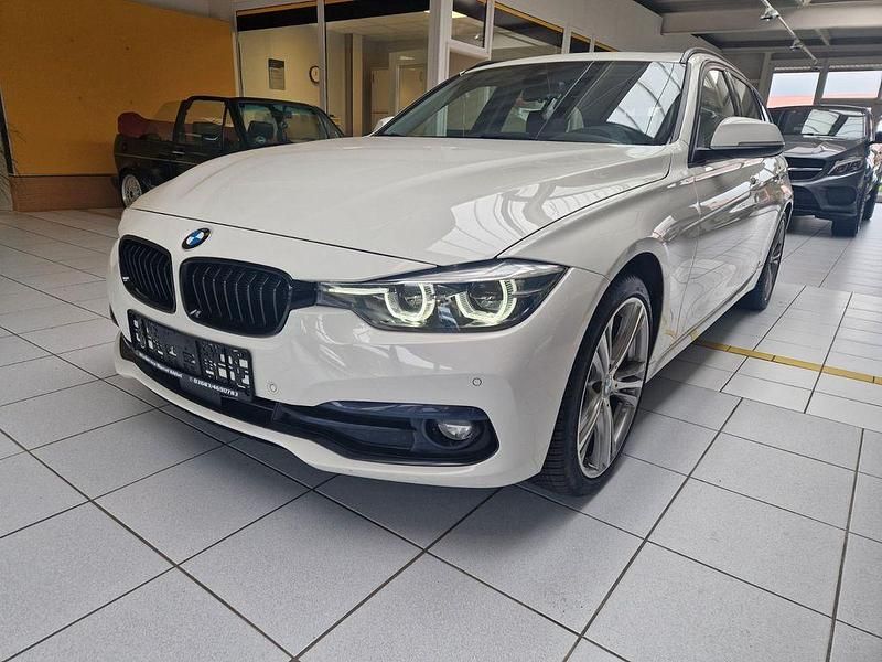 Weiß Gebraucht 2019 BMW 320 Sport Line Kombi | 20.990 € (Fairer Preis) - Bild 1/4
