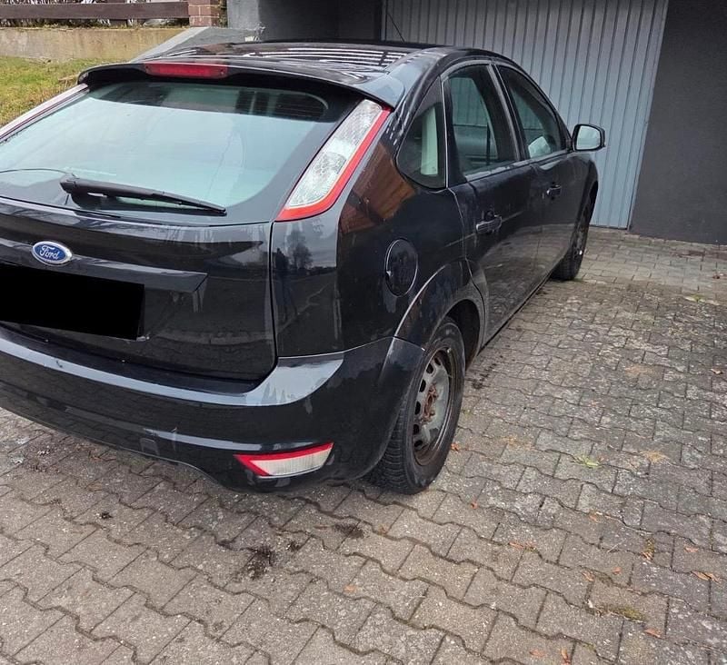 Gebraucht Ford Focus 100 PS (73 kW) 2009 Schwarz Kleinwagen