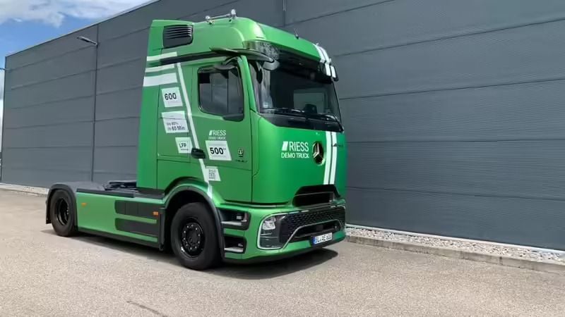 Gebraucht Mercedes 600 600 kW (816 PS) 2025 Grün