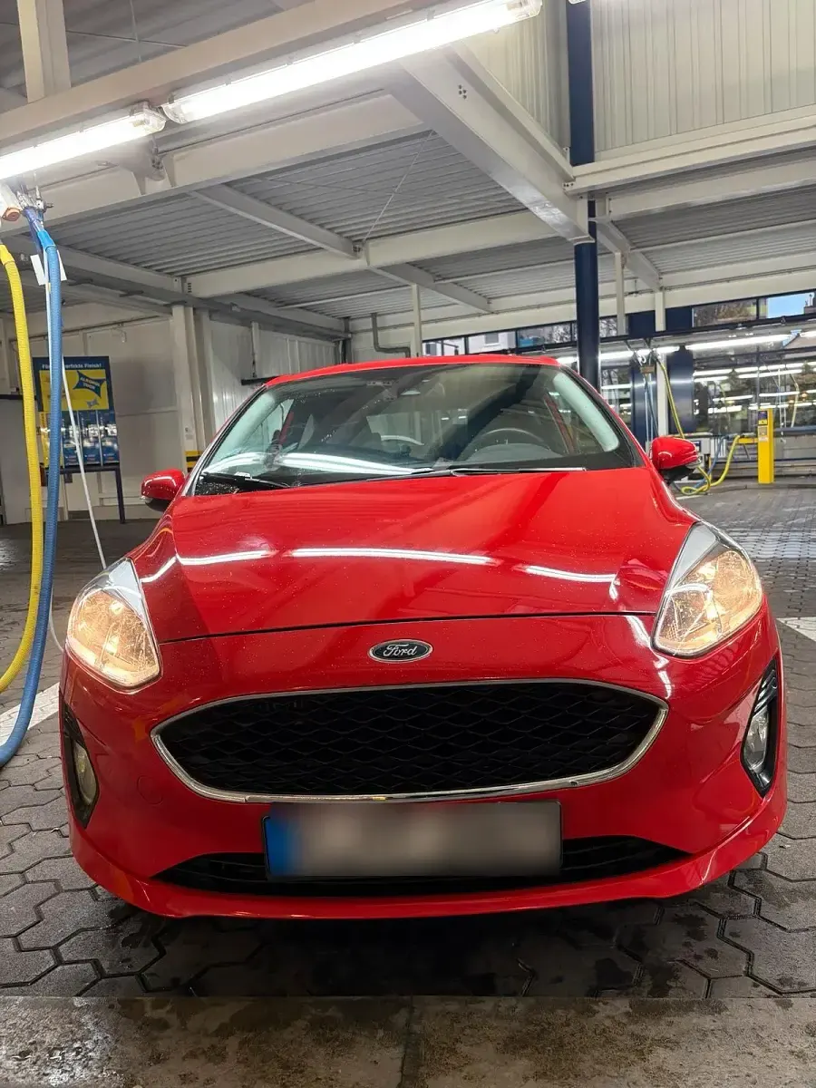 Gebraucht Ford Fiesta Cool & Connect 101 PS (74 kW) 2018 Rot Kleinwagen