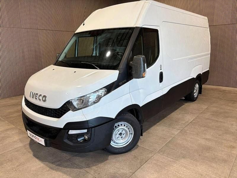 Gebraucht Iveco Daily 170 PS (125 kW) 2015 Weiß Van / Kleinbus