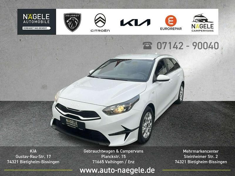 Weiß Gebraucht 2024 Kia Ceed Sportswagon Vision Kombi | 26.800 € (Fairer Preis) - Bild 1/3