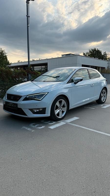 Weiß Gebraucht 2014 Seat Leon FR Coupé | 5.550 € (Fairer Preis) - Bild 1/4