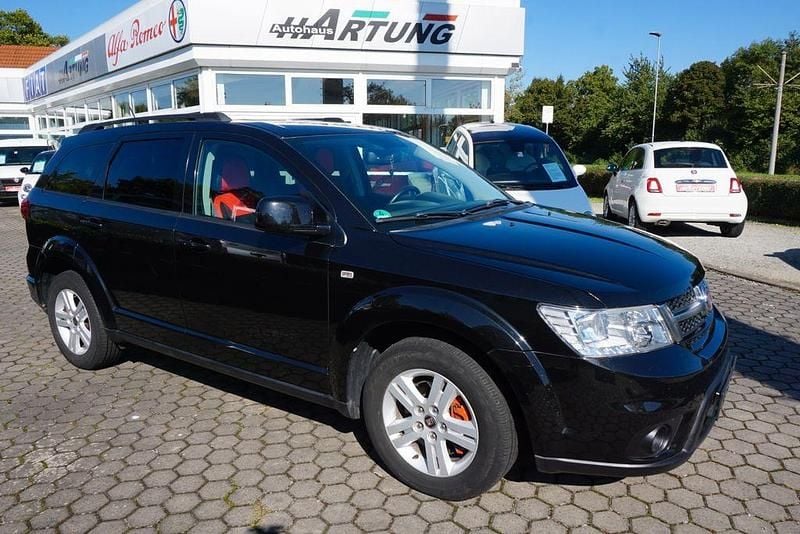 Schwarz Gebraucht 2014 Fiat Freemont My Freemont SUV | 10.490 € (Guter Preis) - Bild 1/4