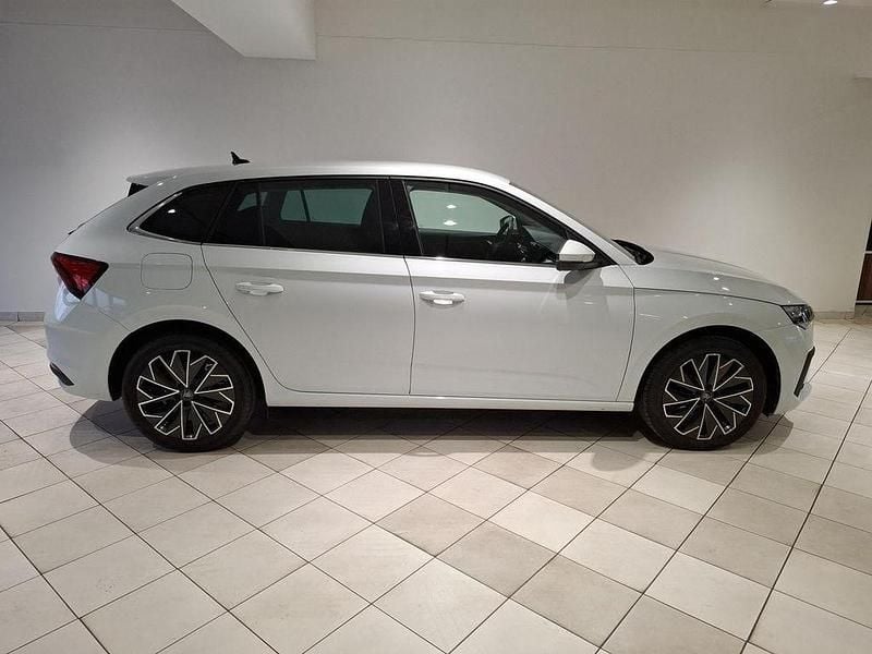 Gebraucht Skoda Scala Selection 150 PS (110 kW) 2025 Weiß Kleinwagen