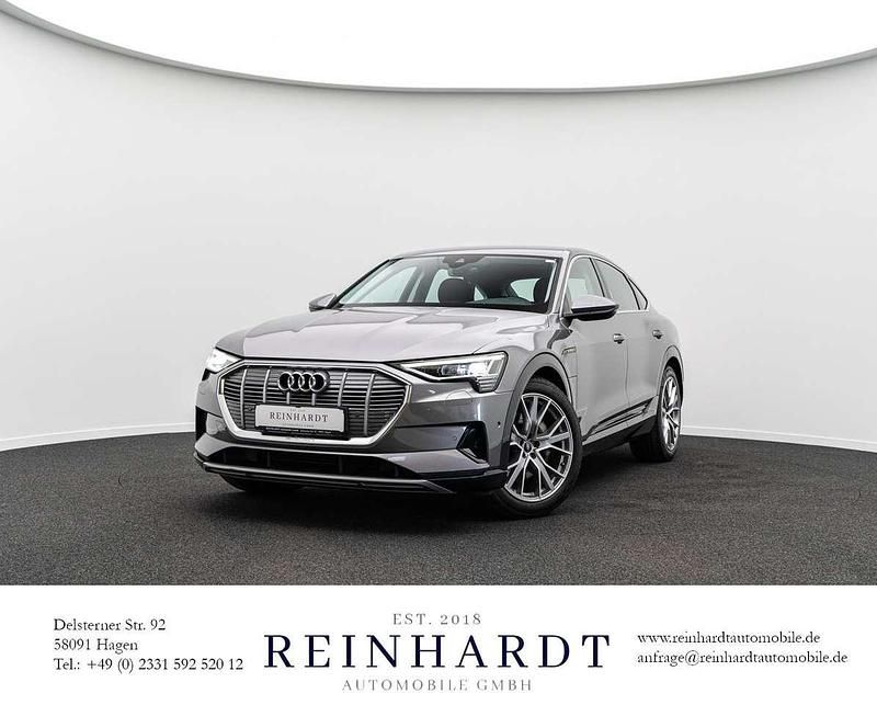 Taifungrau metallic Gebraucht 2023 Audi e-tron Advanced Plus SUV | 33.745 € (Superpreis) - Bild 1/3
