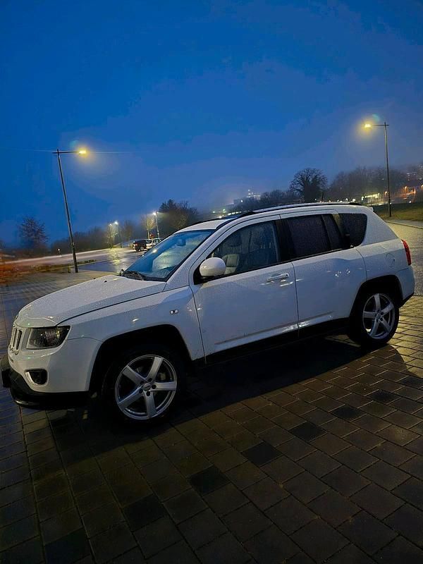 Gebraucht Jeep Compass 170 PS (125 kW) 2015 Weiß SUV