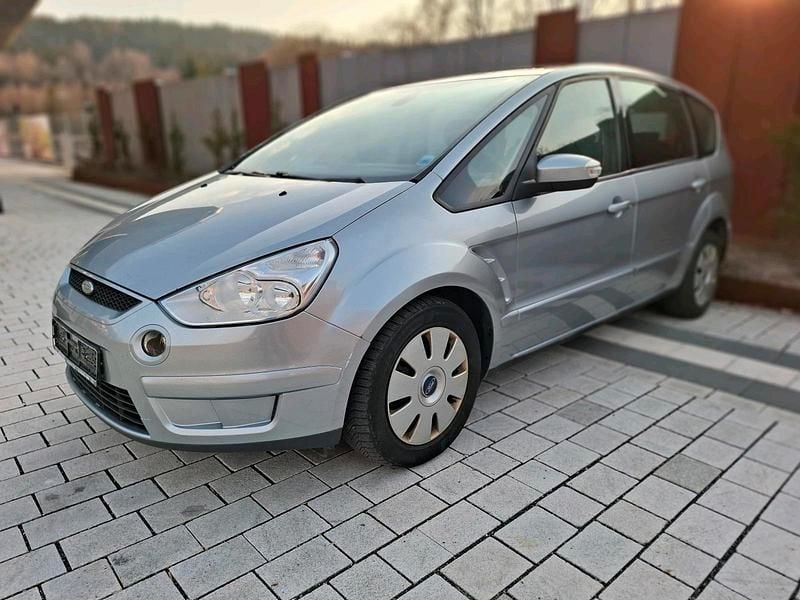 Gebraucht Ford S-MAX Titanium 140 PS (102 kW) 2007 Silber Van / Kleinbus