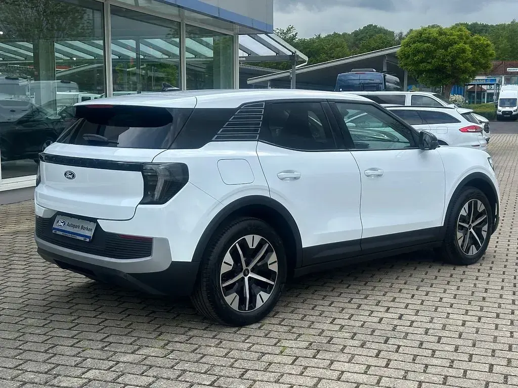 Käytetty Ford Explorer 250 kW (340 HP) 2025 Valkoinen Katumaasturi