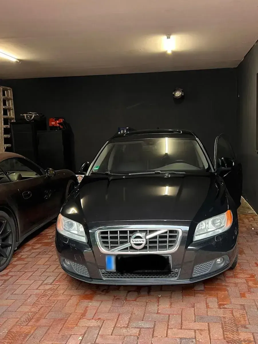Gebraucht Volvo V70 136 PS (100 kW) 2010 Schwarz Kombi