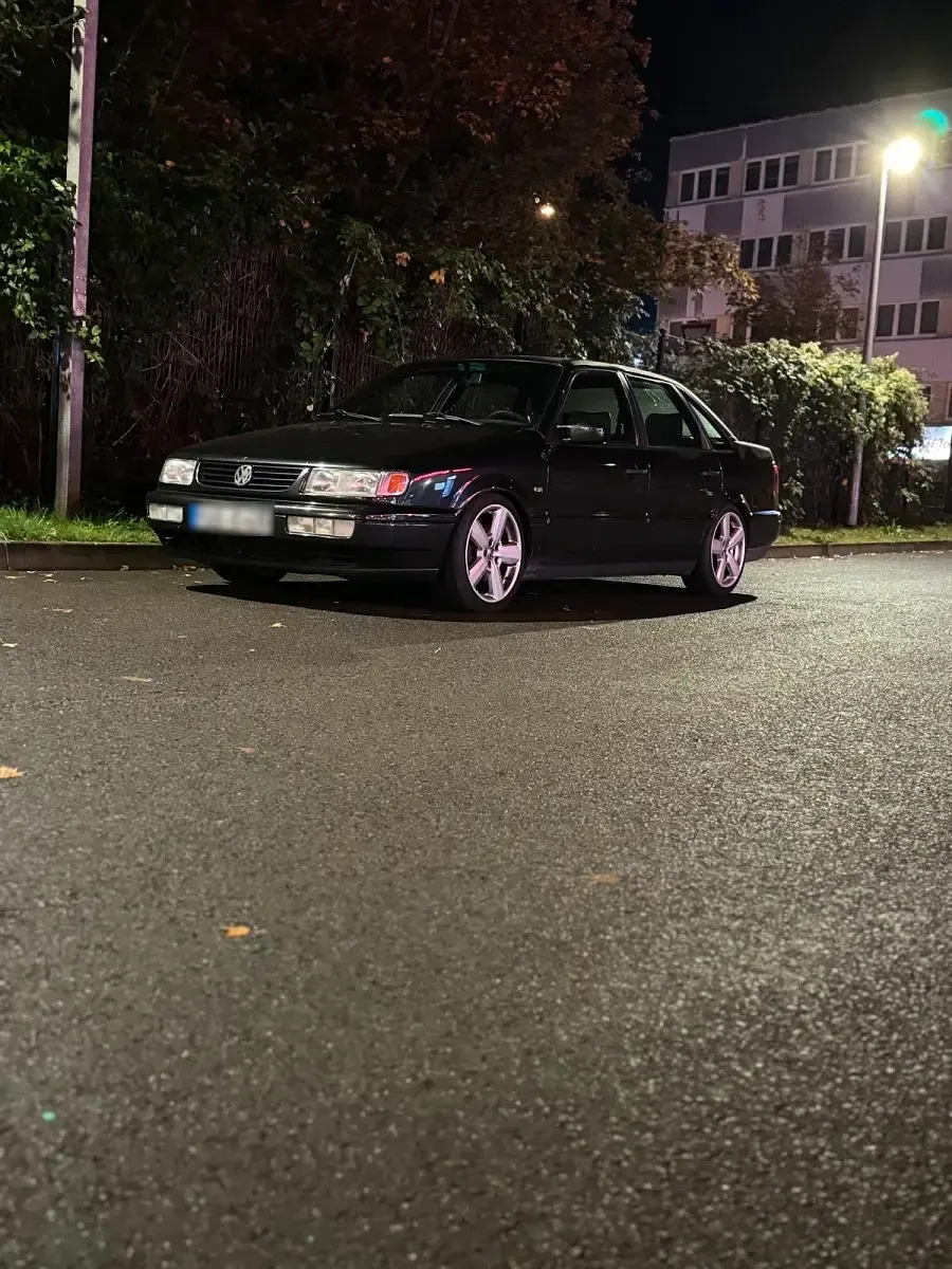 Gebraucht VW Passat 174 PS (127 kW) 1994 Schwarz Limousine