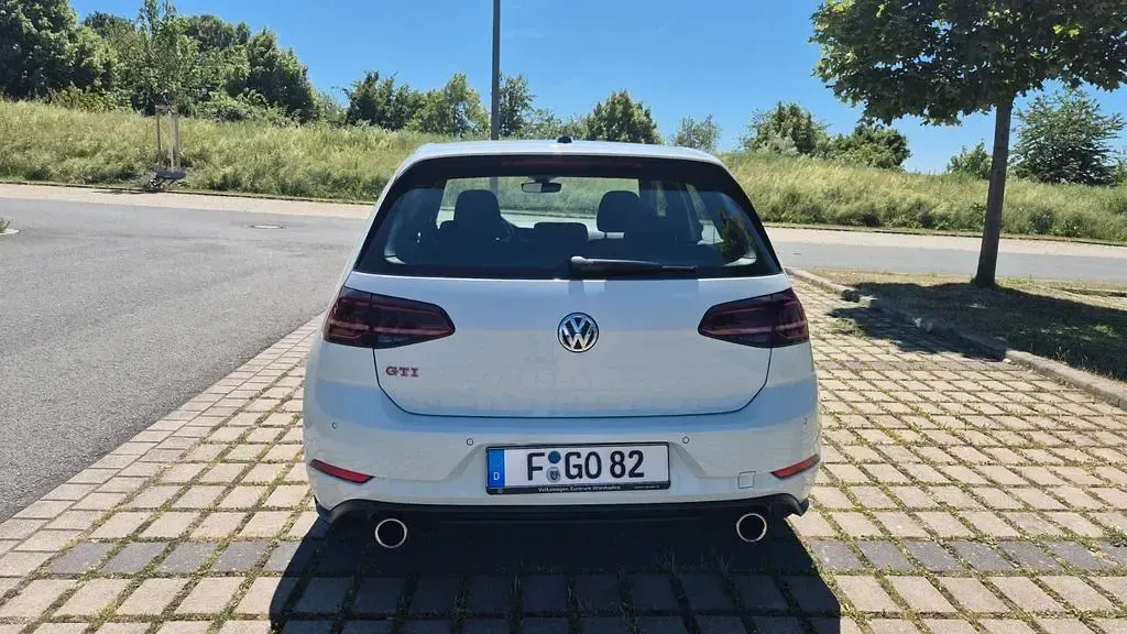 Gebraucht VW Golf VII GTI 245 PS (180 kW) 2019 Weiß Limousine