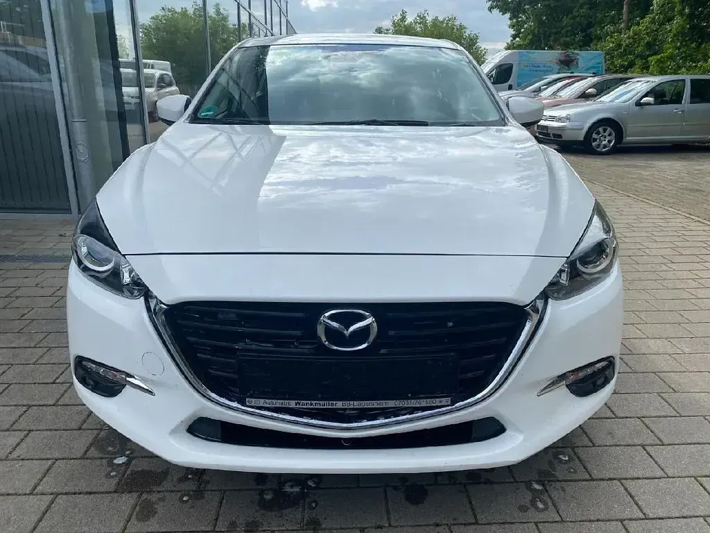 Gebraucht Mazda 3 Center-Line 105 PS (77 kW) 2018 Arctic white Limousine