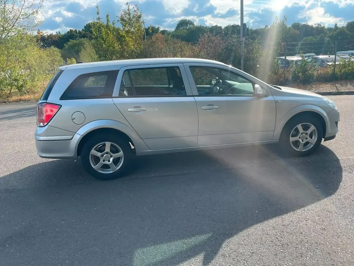 Gebraucht Opel Astra 2009 Silber Kombi