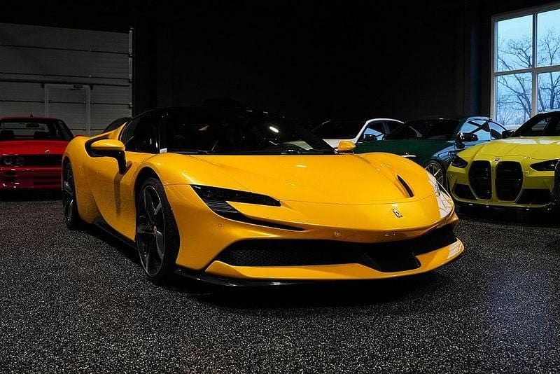 Second-hand Ferrari SF90 2022 Galben Berlinǎ