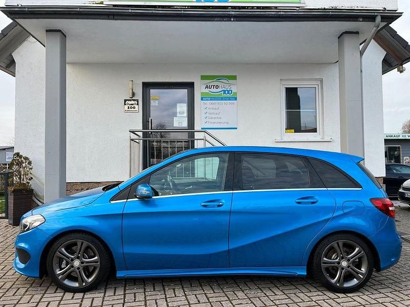 Gebraucht Mercedes B250 AMG line 211 PS (155 kW) 2017 Blau Van / Kleinbus