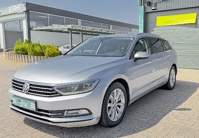 Silber Gebraucht 2017 VW Passat Highline Kombi | 13.470 € (Superpreis) - Bild 1/4
