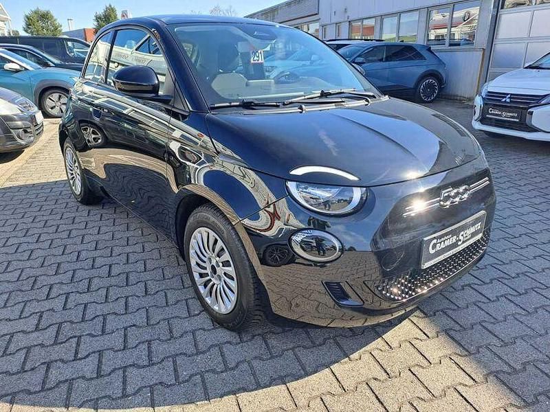 Gebraucht Fiat 500e Action 69 kW (95 PS) 2022 Schwarz Limousine