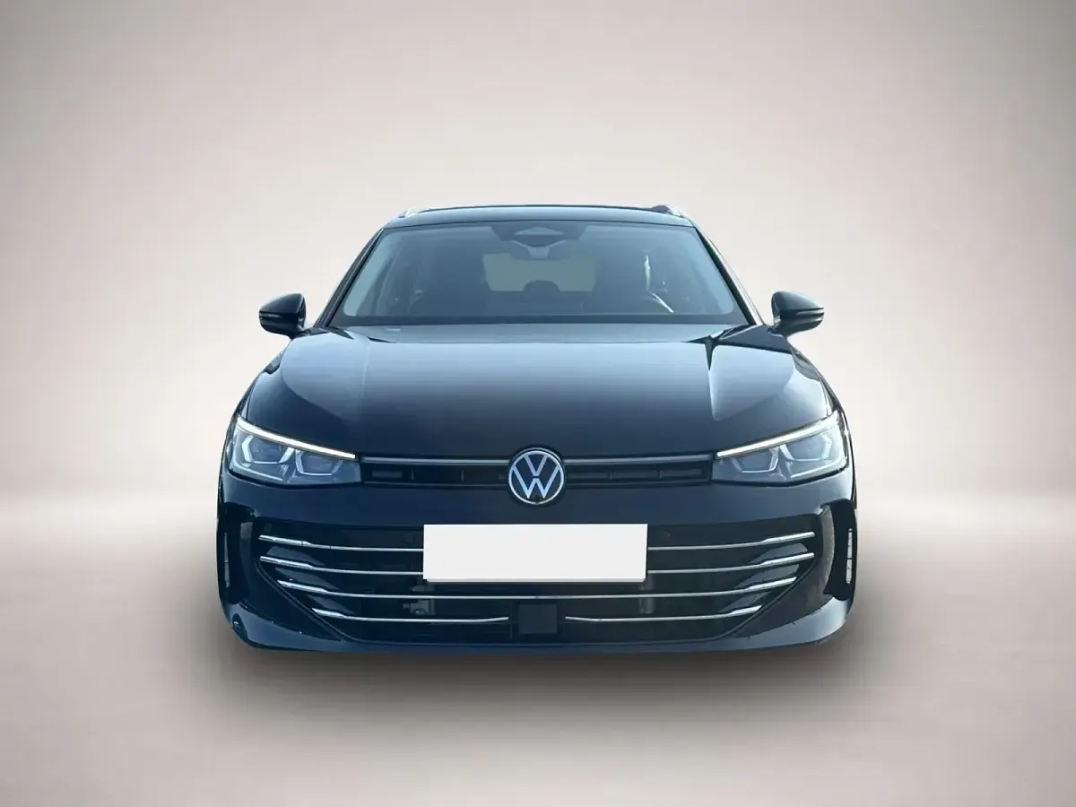 Gebraucht VW Passat Elegance 150 PS (110 kW) 2025 Kombi