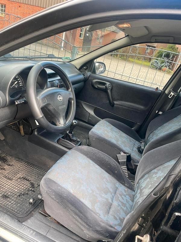 Gebraucht Opel Corsa 54 PS (39 kW) 1999 Schwarz Kleinwagen