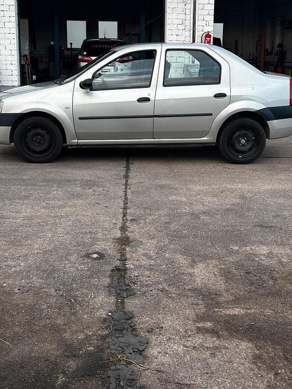 Gebraucht Dacia Logan 75 PS (55 kW) 2006 Silber Limousine