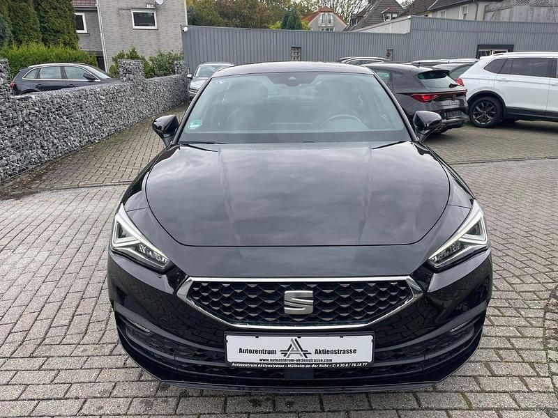 Schwarz Gebraucht 2021 Seat Leon CONNECT Limousine | 16.999 € (Guter Preis) - Bild 1/4