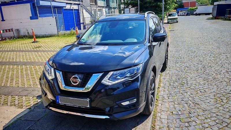 Schwarz Gebraucht 2018 Nissan X-Trail Tekna SUV | 22.000 € (Etwas zu teuer) - Bild 1/4