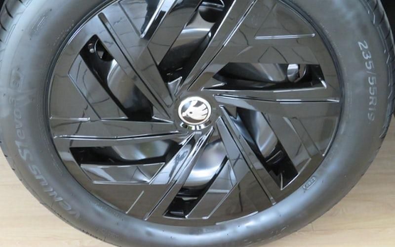 Gebraucht Skoda Elroq Loft 125 kW (170 PS) 2025 Grün (timiano green) SUV