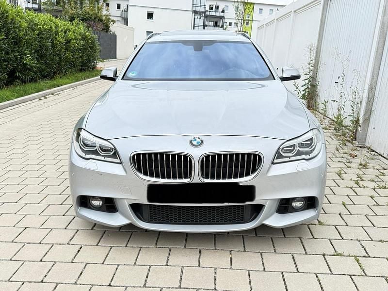 Grau Gebraucht 2015 BMW 535 Kombi | 19.700 € - Bild 1/4