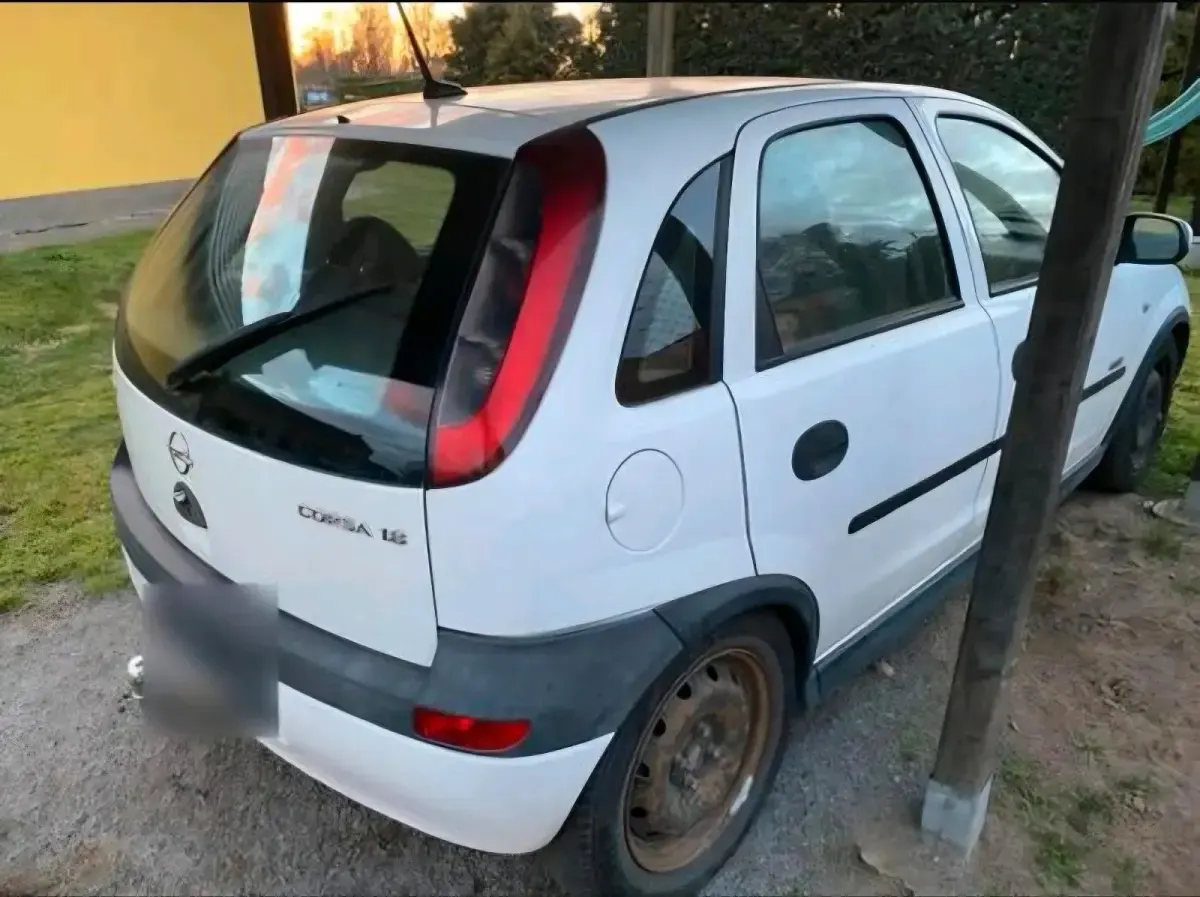 Używany Opel Corsa 125 KM (91 kW) 2002 Biały Hatchback