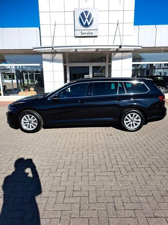 Gebraucht VW Passat Business 150 PS (110 kW) 2022 Schwarz Kombi