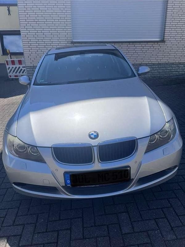 Grau Gebraucht 2006 BMW 318 Limousine | 3.300 € (Guter Preis) - Bild 1/4