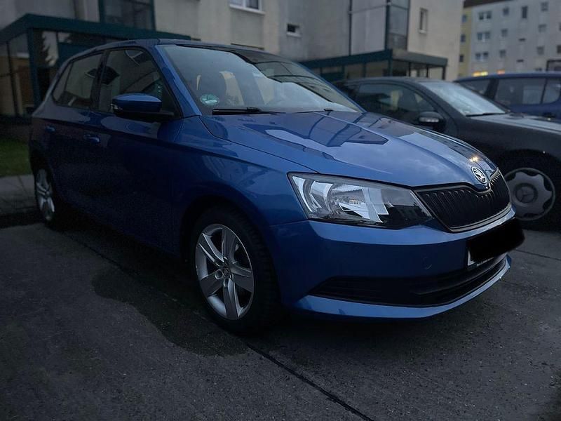 Blau Gebraucht 2016 Skoda Fabia Active Kombi | 6.450 € (Superpreis) - Bild 1/4
