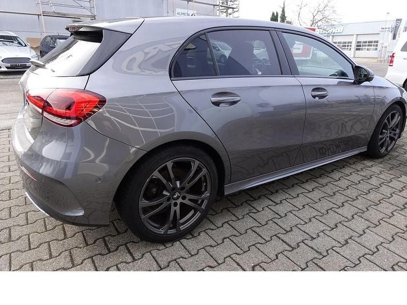 Gebraucht Mercedes A250 AMG line 224 PS (164 kW) 2018 Grau Limousine