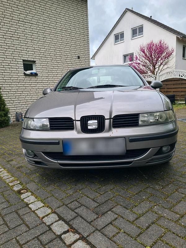 Second-hand Seat Leon 105 CP (77 kW) 2006 Gri Hatchback