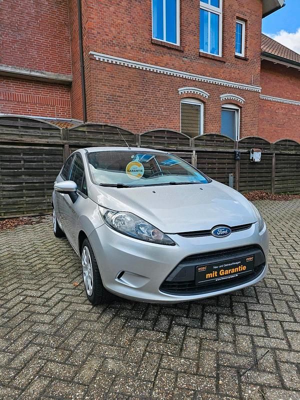 Gebraucht Ford Fiesta 97 PS (71 kW) 2009 Grau Kleinwagen