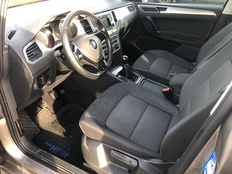 Grau Gebraucht 2015 VW Golf Sportsvan Comfortline Van / Kleinbus | 10.500 € (Fairer Preis) - Bild 1/4