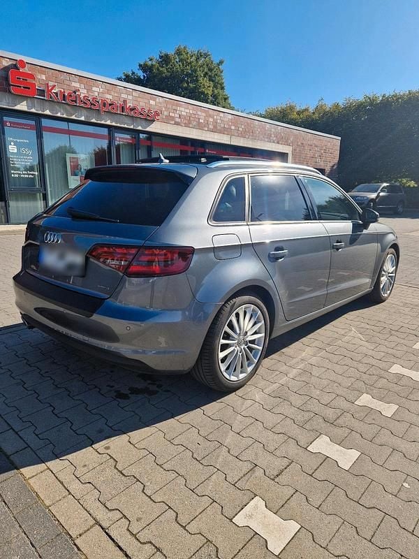 Gebraucht Audi A3 Ambition 150 PS (110 kW) 2015 Grau Limousine