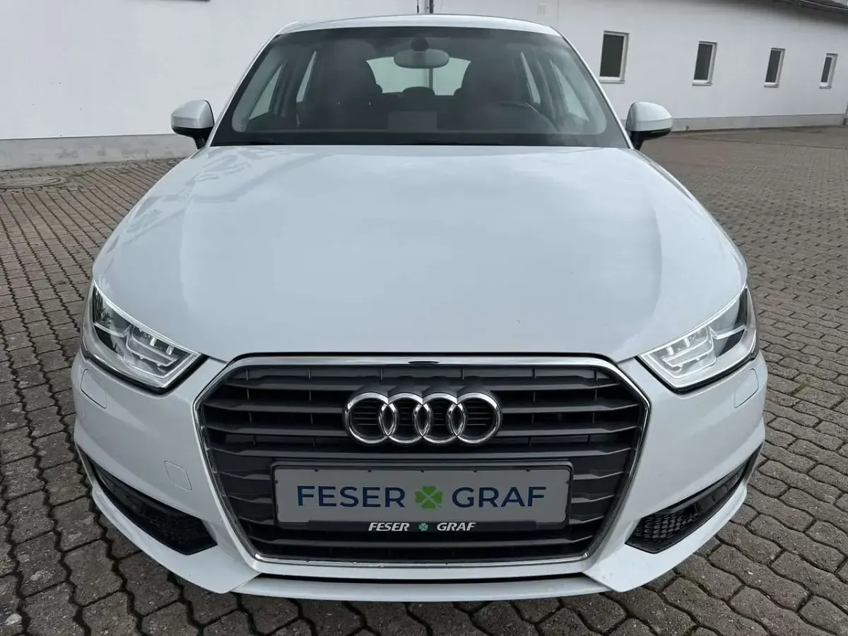 Gebraucht Audi A1 Design 95 PS (69 kW) 2016 Gletscherweiß Kleinwagen