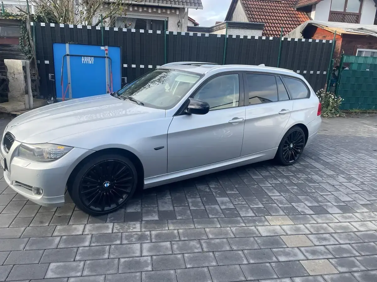 Gebraucht BMW 318 143 PS (105 kW) 2011 Silber Kombi